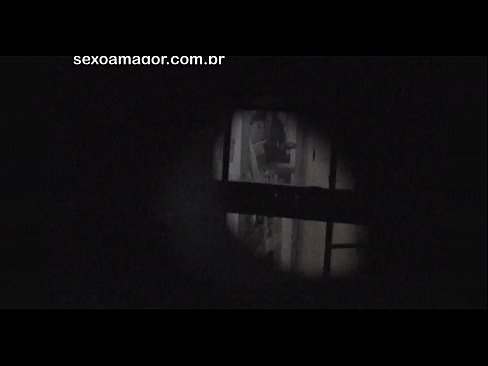 ❤️ Blondie hè videoregistrata in segretu da un voyeur di u quartieru nascostu daretu à i mattoni cavi ❤️❌ Sessu à co.xxxdl.ru